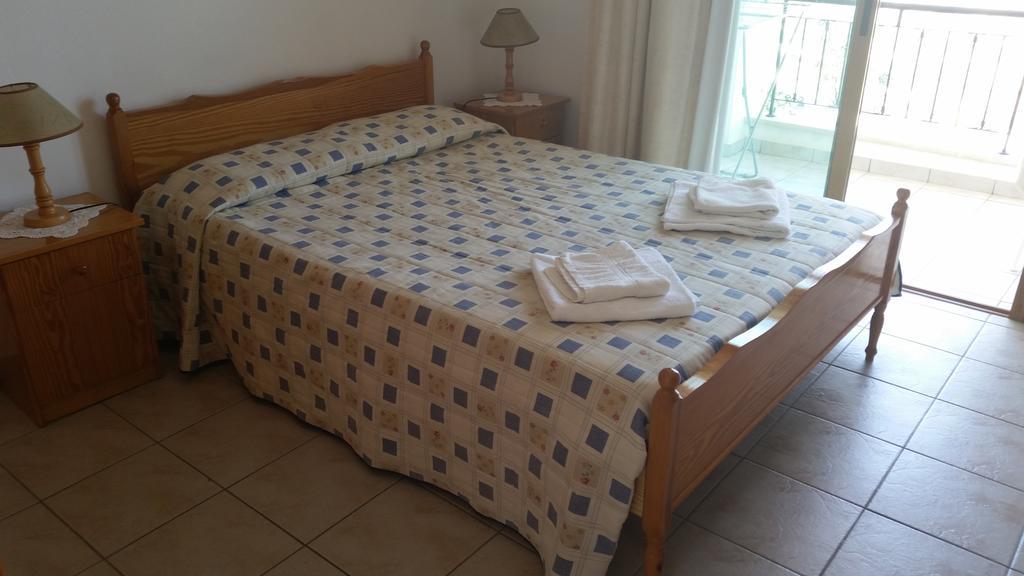 Pissouriana Hotel Apartments Dış mekan fotoğraf